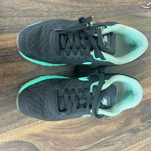 Nike | Air | Woman | Size 6 | Black and Mint